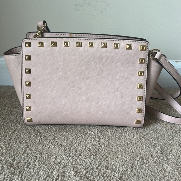 Michael Kors Pink Leather Selma Crossbody Studded Bag - Picture 3 of 13